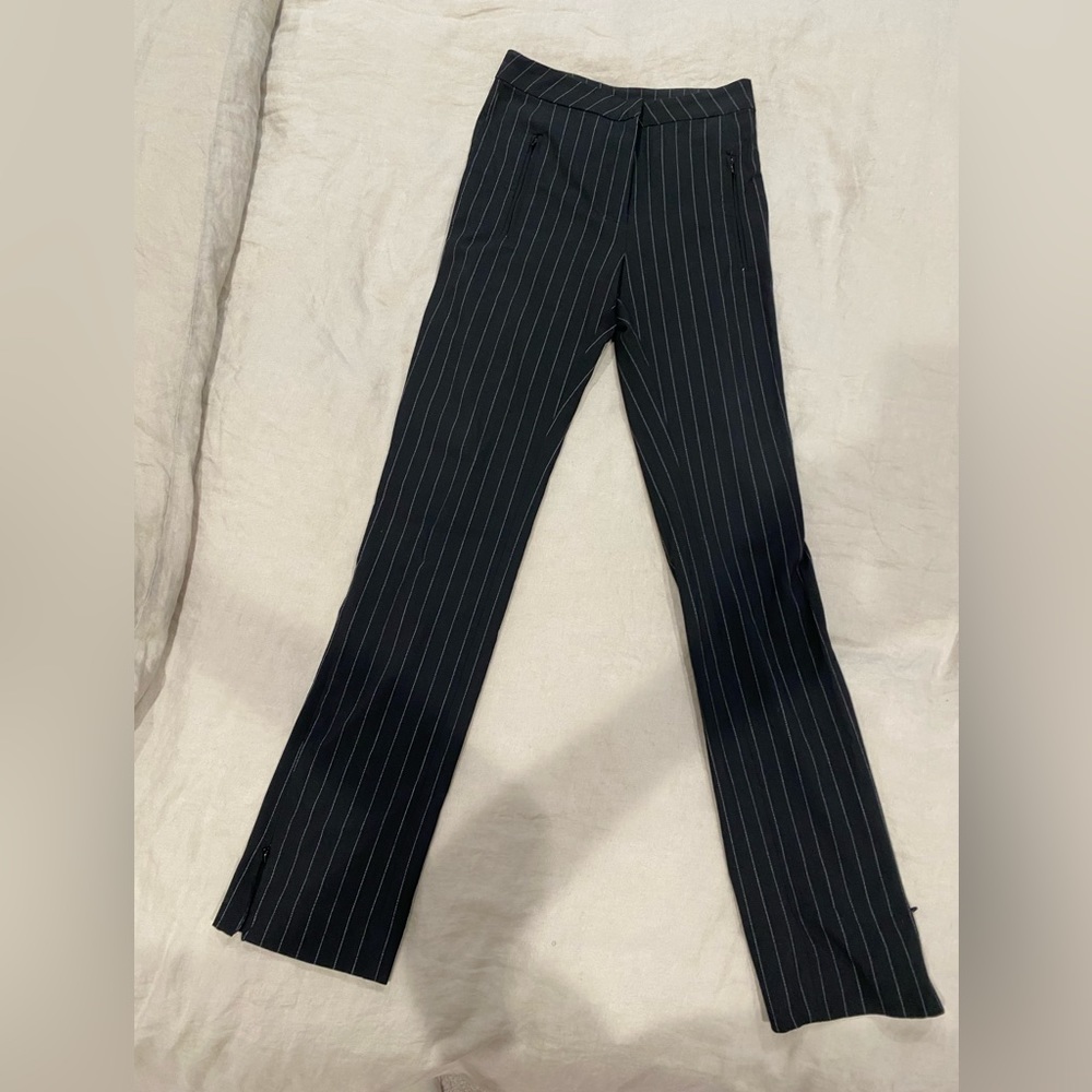 Pinstripes fitted dresspants with slits